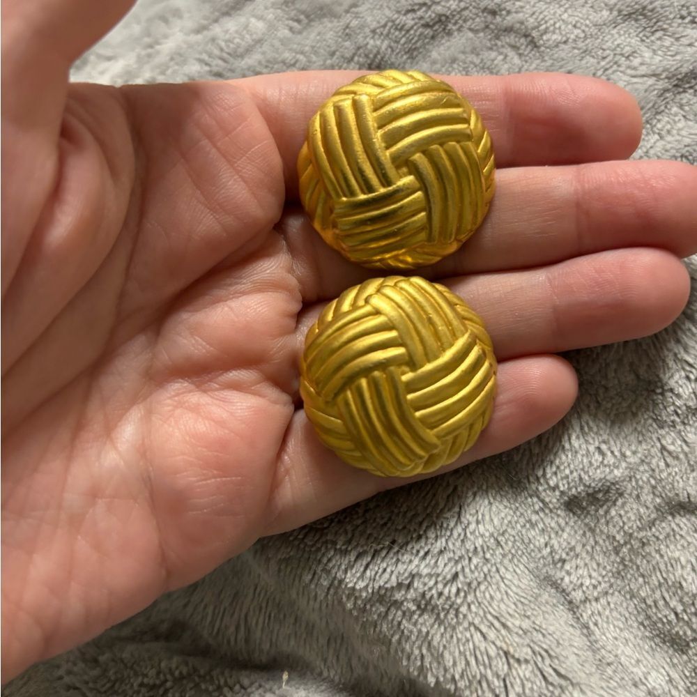 ⭐️ 5 For $25 Vintage Carolee Clip On Earrings